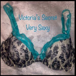 Victoria’s Secret Very Sexy Push-Up Bra
